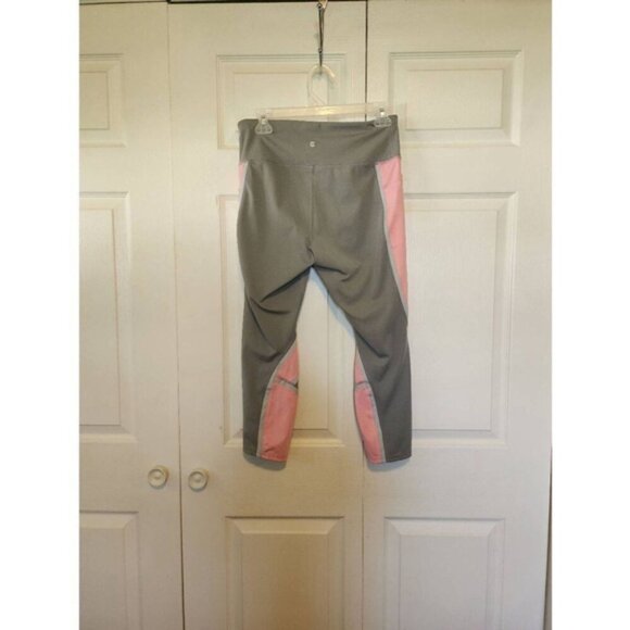 2 Sets of Athletic Capris - Picture 8 of 9